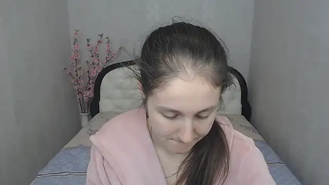 Holliy Cooper online show from February 13, 3:03 pm