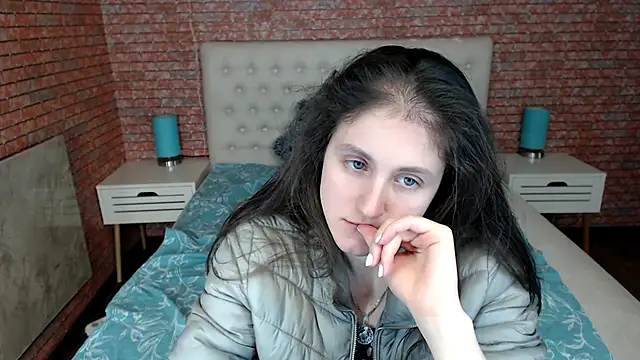 Holliy Cooper online show from March 17, 4:54 pm