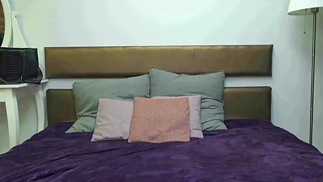 MissYvie online show from June 21, 7:22 am