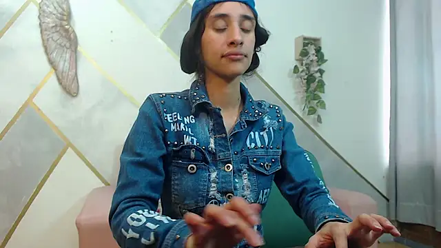 RoxanaCyrano  online show from October 21, 8:09 pm