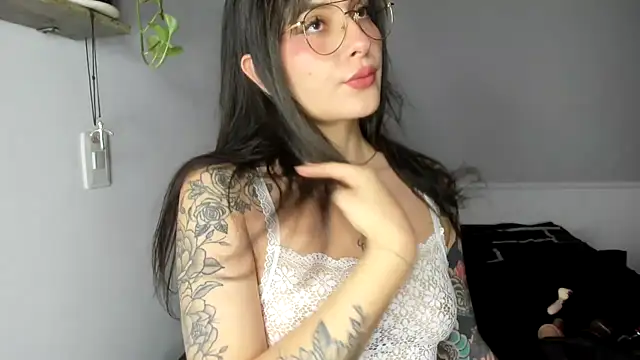 Snapshot of SweetBaby_nkl chatting on April 25, 3:09 am SweetBaby nkl online show from April 25, 3:09 am