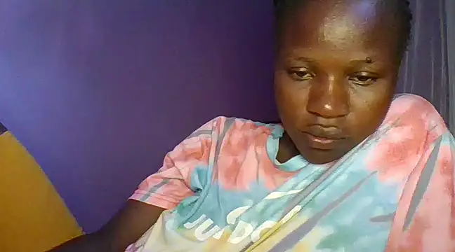 prettychic5 online show from February 20, 8:17 am