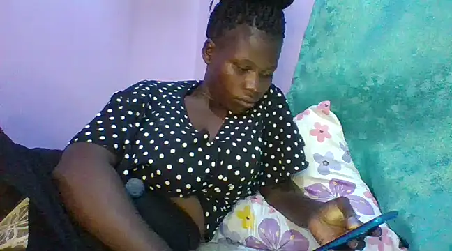 prettychic5 online show from March 8, 11:27 am