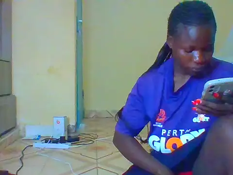 prettychic5 online show from March 20, 7:35 am