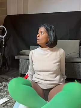 RoseMelanie online show from December 22, 9:53 pm