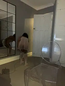 RoseMelanie online show from February 7, 6:45 pm