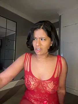 RoseMelanie online show from March 7, 8:00 pm