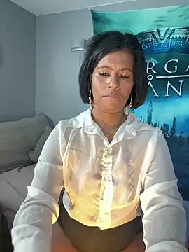 Snapshot of RoseMelanie chatting on April 23, 7:30 am RoseMelanie online show from April 23, 7:30 am