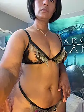 Snapshot of RoseMelanie chatting on May 4, 6:09 am RoseMelanie online show from May 4, 6:09 am