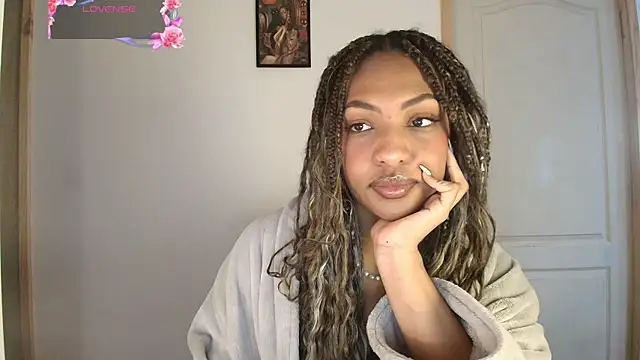 im alivys  online show from July 26, 10:38 pm