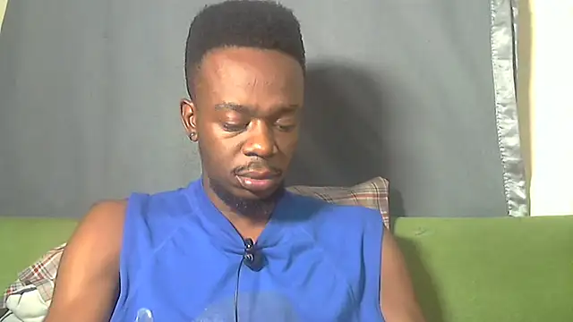 Snapshot of BIGDICKMULLAH chatting on February 9, 3:21 am BIGDICKMULLAH online show from February 9, 3:21 am