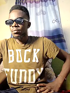 Snapshot of BIGDICKMULLAH chatting on February 20, 4:40 pm BIGDICKMULLAH online show from February 20, 4:40 pm