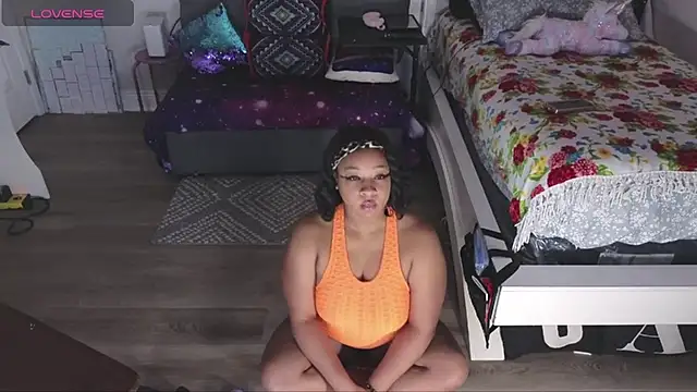 temptressbeauty24 online show from December 7, 4:42 am