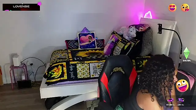 temptressbeauty24 online show from March 6, 4:30 am