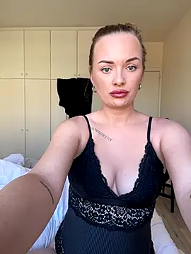 ElenaRebelle online show from October 12, 8:02 am