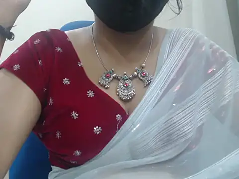 Lovely Siri 23 online show from April 16, 8:09 pm