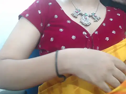 Snapshot of Lovely_Siri_23 chatting on May 6, 6:52 am Lovely Siri 23 online show from May 6, 6:52 am