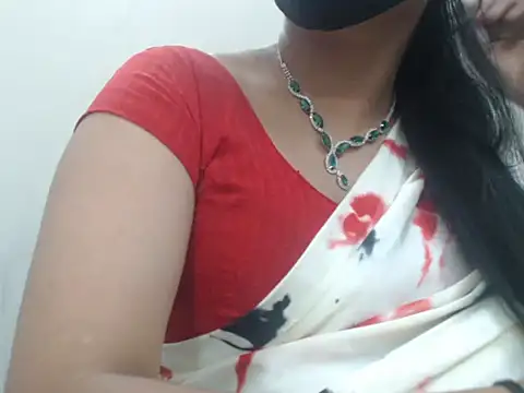 Snapshot of Lovely_Siri_23 chatting on May 8, 11:48 am Lovely Siri 23 online show from May 8, 11:48 am
