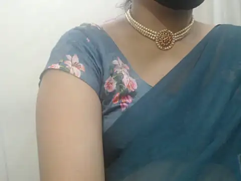 Snapshot of Lovely_Siri_23 chatting on June 3, 12:24 am Lovely Siri 23 online show from June 3, 12:24 am