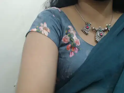 Snapshot of Lovely_Siri_23 chatting on June 16, 4:42 pm Lovely Siri 23 online show from June 16, 4:42 pm