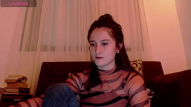Snapshot of AlissonnFoxx chatting on February 5, 1:37 am AlissonnFoxx online show from February 5, 1:37 am