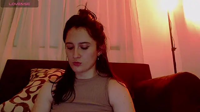 Snapshot of AlissonnFoxx chatting on February 8, 7:26 am AlissonnFoxx online show from February 8, 7:26 am