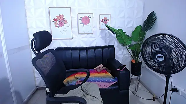 Valentinaa mature online show from November 6, 11:26 pm