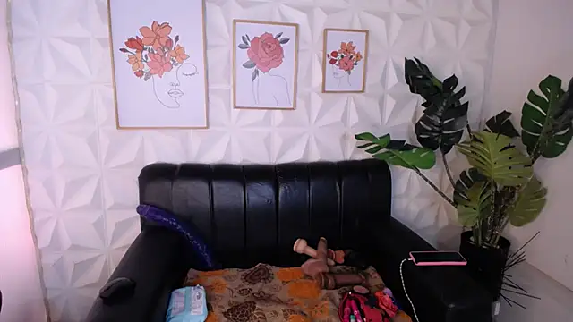 Valentinaa mature online show from March 7, 7:33 pm