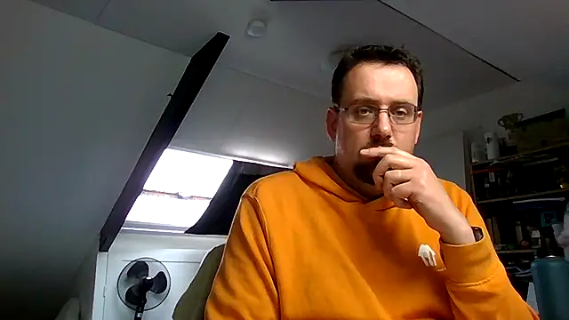 rdewaard81 online show from October 29, 11:56 am