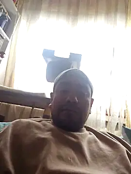 Snapshot of Motherandson chatting on March 4, 9:48 am Motherandson online show from March 4, 9:48 am