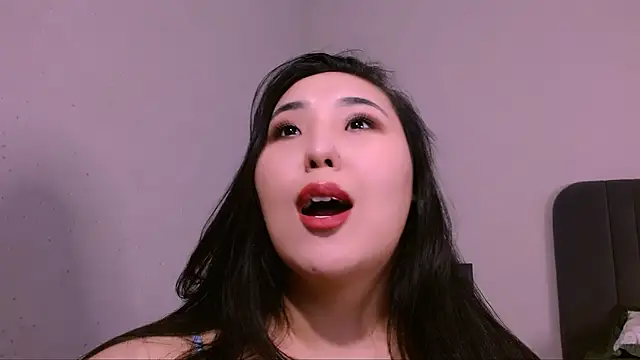 monabooty online show from March 7, 8:55 pm