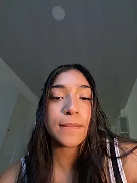 Snapshot of Bellafr chatting on December 23, 11:06 pm Bellafr online show from December 23, 11:06 pm