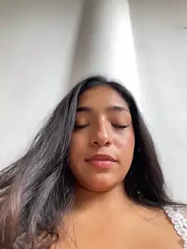 Snapshot of Bellafr chatting on December 24, 6:17 pm Bellafr online show from December 24, 6:17 pm