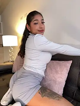 Snapshot of Bellafr chatting on January 7, 9:57 pm Bellafr online show from January 7, 9:57 pm