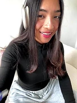 Snapshot of Bellafr chatting on October 15, 9:20 am Bellafr online show from October 15, 9:20 am