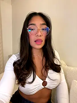 Snapshot of Bellafr chatting on October 17, 5:37 pm Bellafr online show from October 17, 5:37 pm