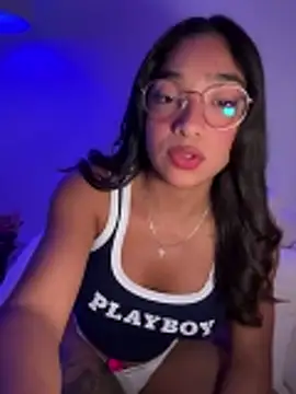 Snapshot of Bellafr chatting on October 18, 7:47 pm Bellafr online show from October 18, 7:47 pm