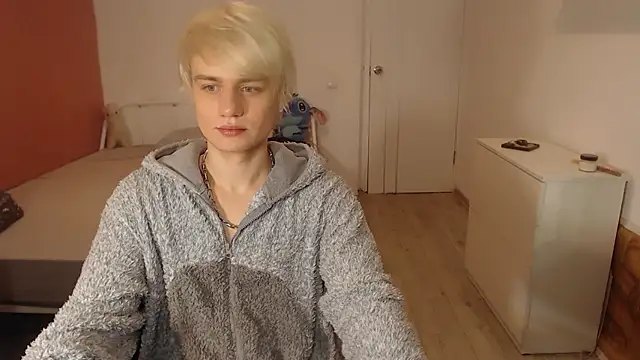 Oliver sweet  online show from January 8, 1:30 am