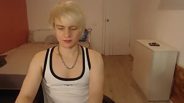 Oliver sweet  online show from February 16, 1:24 am