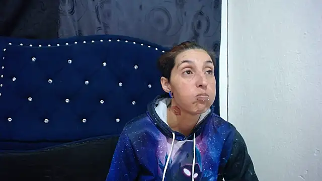 Snapshot of anyu1306 chatting on March 22, 2:16 am anyu1306 online show from March 22, 2:16 am