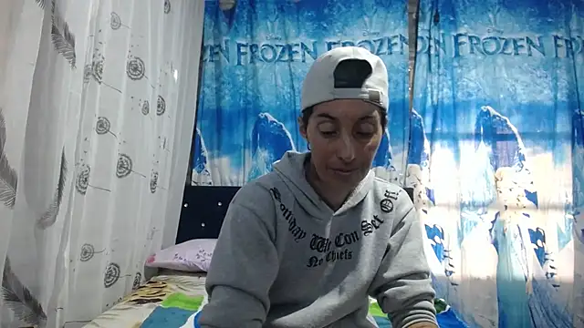 Snapshot of anyu1306 chatting on March 2, 6:48 pm anyu1306 online show from March 2, 6:48 pm