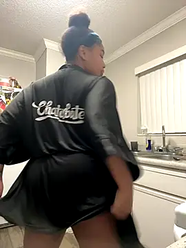 creamdreammmm online show from December 17, 4:29 am