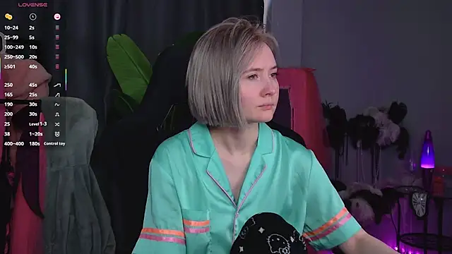 ReiYosimoto online show from March 31, 2:28 pm