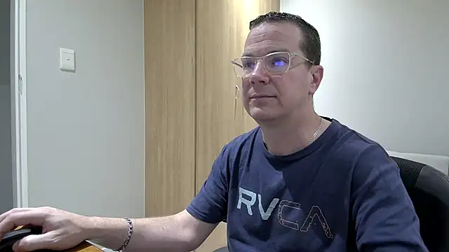 BrettJ81 online show from October 8, 4:04 pm