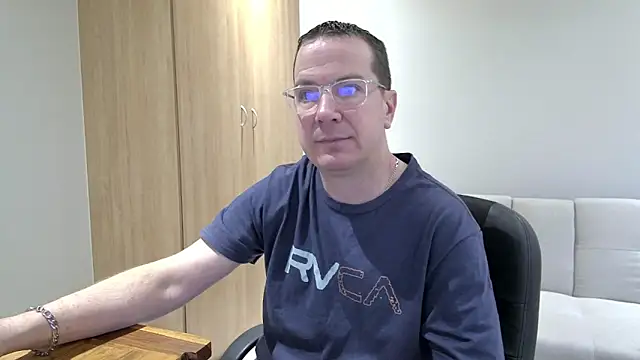 BrettJ81 online show from October 21, 3:57 pm