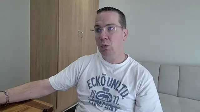 BrettJ81 online show from May 3, 1:50 pm