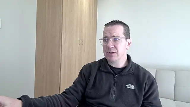 BrettJ81 online show from May 8, 11:37 am