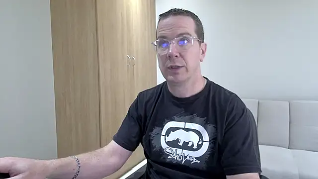 BrettJ81 online show from May 15, 2:24 pm