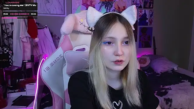 Evie Ro online show from January 6, 8:39 pm