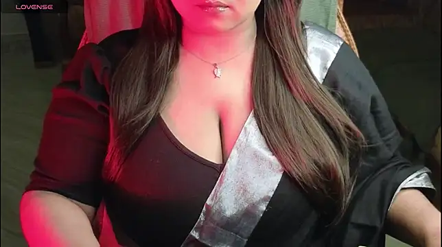 Snapshot of Juicy_Bengali_Girl chatting on September 29, 6:57 pm Juicy Bengali Girl online show from September 29, 6:57 pm